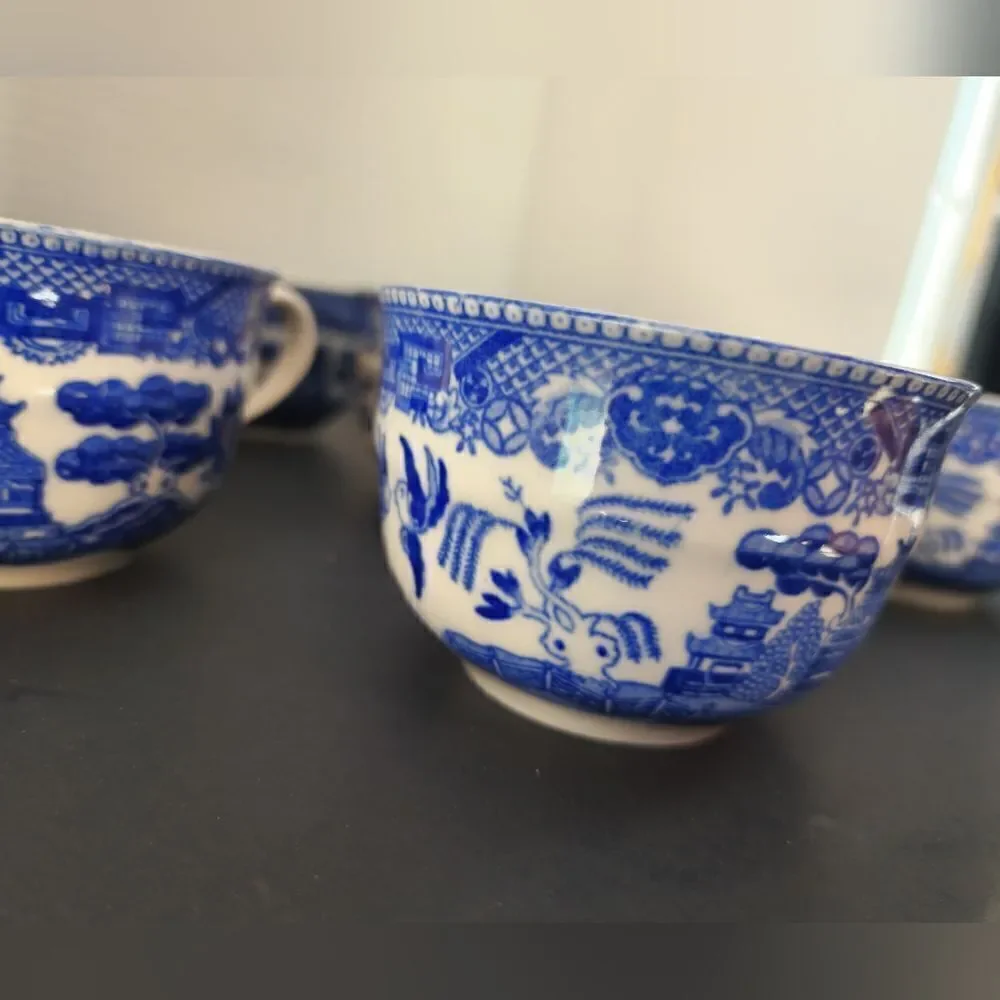 Set of 8 antique Blue willow ceramic tea cups